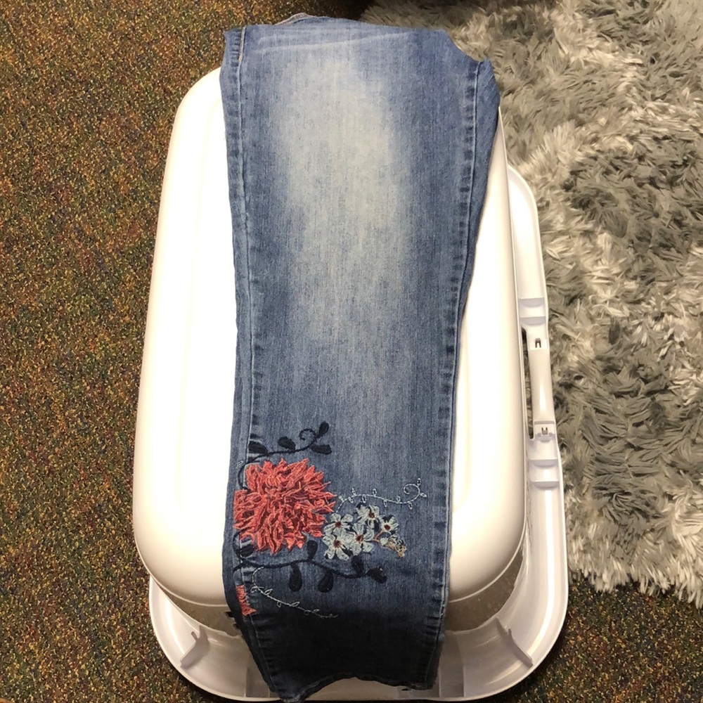 Jeans - Picture 2 of 2
